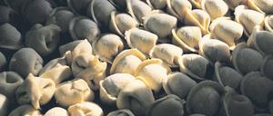 Zu viel Teig. Pelmeni gehören zu den Klassikern der russischen Küche. Alina Bronsky hat’s lieber asiatisch: leicht und scharf. Foto: Imago