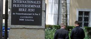 Die Regierung will die Pius-Bruderschaft nicht vom Verfassungsschutz beobachten lassen.
