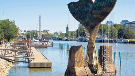Zu neuen Ufern. Blick auf den Fluss Aura in Turku. 