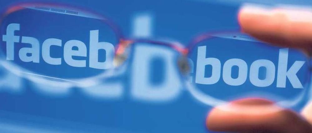 Facebook ist ein offenes Buch. Da sollte man sich nicht zu weit aus dem Fenster lehnen.