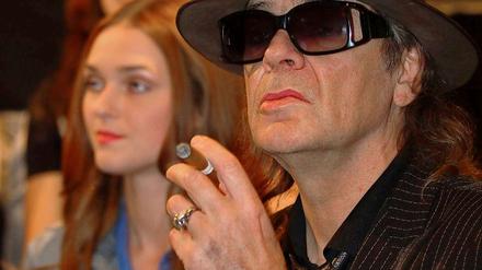 Unverkennbar: der echte Udo Lindenberg bei der Vorstellung des Musicals "Hinterm Horizont".
