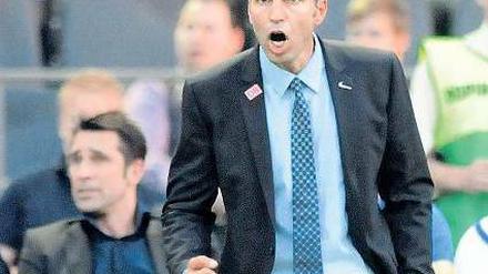 Schrei von der Spitze. Markus Babbel hat sich mit Hertha oben festgespielt. Foto: ddp