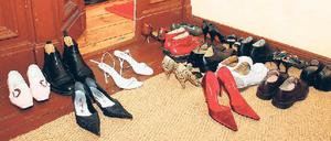 Die Welt zu Gast. Nicht immer gehören die Schuhe vor den Wohnungen den normalen Mietern. Vor allem in den Innenstadtbezirken lohnt sich das Geschäft mit Feriengästen – nach einem Urteil des Oberverwaltungsgerichts ist das grundsätzlich erlaubt.