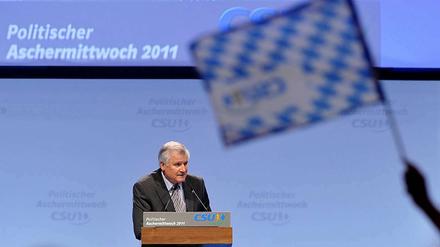 Politischer Aschermittwoch bei der CSU: Unterstützungsjubel für Guttenberg.