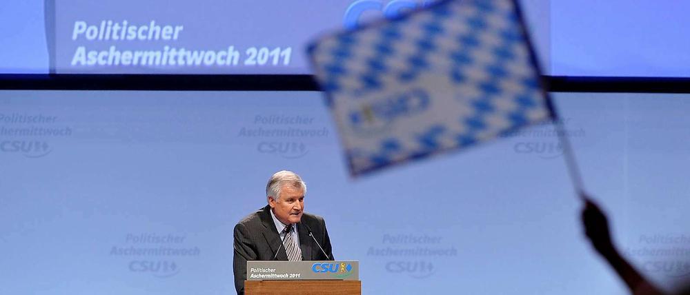 Politischer Aschermittwoch bei der CSU: Unterstützungsjubel für Guttenberg.