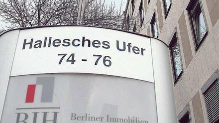 Immer neuer Ärger. Die Berliner Immobilien Holding, hier die Zentrale am Halleschen Ufer in Kreuzberg, kommt nicht aus den Schlagzeilen.