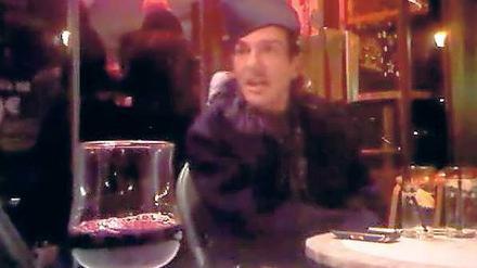Runtergekommen, aber chic. Innenansicht der Bar von dem berüchtigten Handyvideo, mutmaßlich mit John Galliano. Foto: AFP