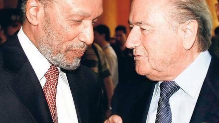 Kontrahenten unter sich. Bin Hammam (links) und Joseph Blatter. 
