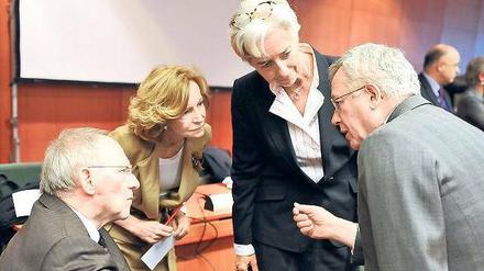 Gespalten. Finanzminister Wolfgang Schäuble (CDU, links) ist mit seinen Ressortkollegen aus Spanien, Frankreich und Italien einig – mit den Koalitionspartnern noch nicht.