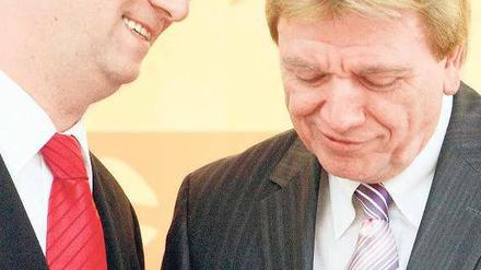 Hocherfreut können beide nicht sein: Bouffier (rechts) und Schäfer-Gümbel.Foto: dpa