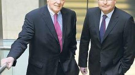 Der Sanierer. Hans-Gerd Höptner (links neben Aufsichtsratschef Peter Döhmen) soll Teldafax retten. Foto: dapd