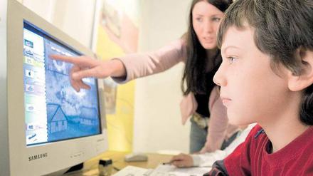 Lehrreich. Gehört der Computer schon in die Grundschule? Das ist hier die Frage. Wir stellen das Thema zur Debatte. Foto: dpa