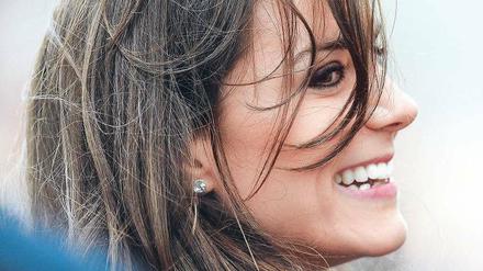 Strahlende Prinzessin. Kate Middleton hat ihre ersten öffentlichen Auftritte hervorragend gemeistert.