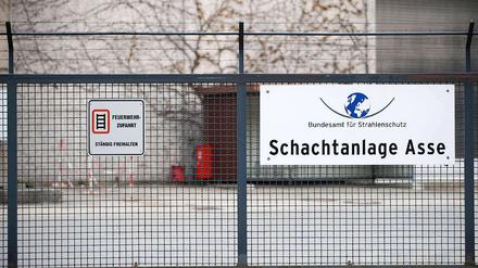 Im niedersächsischen Atommülllager Asse ist die Radioaktivität vor einer Einlagerungskammer stark gestiegen. 