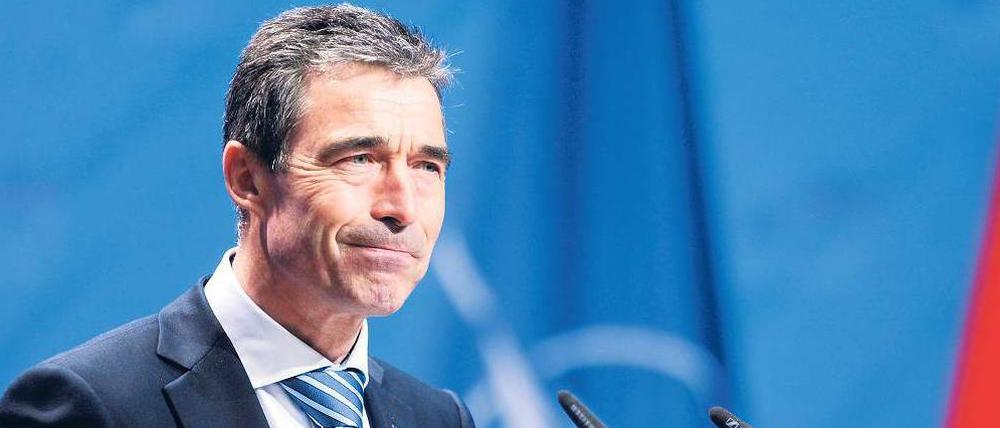 Gute Miene. Generalsekretär Rasmussen mühte sich vergebens, moderierend auf die zerstrittenen Partner einzuwirken.