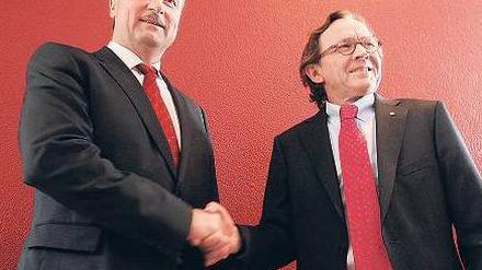 Hand drauf. Jetzt sind Weselsky und Weber wieder nett zueinander. Foto: dapd