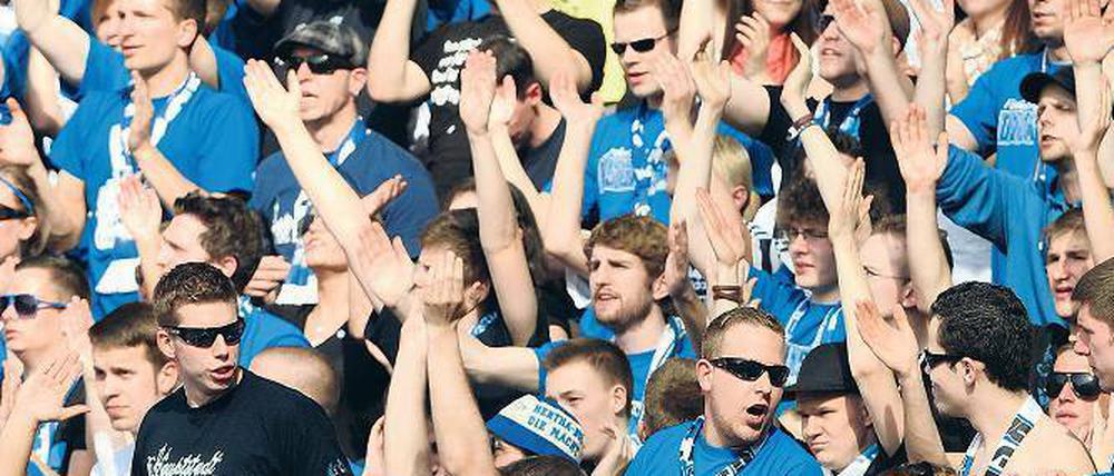 Mission schon erfüllt? Herthas Fans beschäftigen sich bereits mit der Ersten Liga, die sportliche Führung hingegen hält sich weiterhin strikt an die Tagesordnung. Foto: dpa
