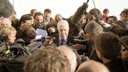 In der Zwickmühle. Portugals Finanzminister Fernando Teixeira muss die von der EU erzwungenen Sparmaßnahmen im eigenen Land durchsetzen. 