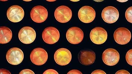 Sinfonie in Rottönen. Camaros Fenster im Foyer der Philharmonie von 1963. 