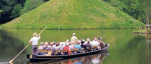 Ab diesem Sommer können Gäste des Fürst-Pückler-Parks in Branitz bei Cottbus mit dem Kahn die Pyramiden entdecken. Weitere Infos unter www.pueckler-museum.de.