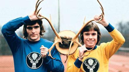 So fing es an. 1973 ließ Günter Mast, Präsident des heutigen Zweitligisten Eintracht Braunschweig, das Löwenemblem auf den Trikots durch das Hirschwappen des Likörherstellers Jägermeister austauschen. Foto: Imago