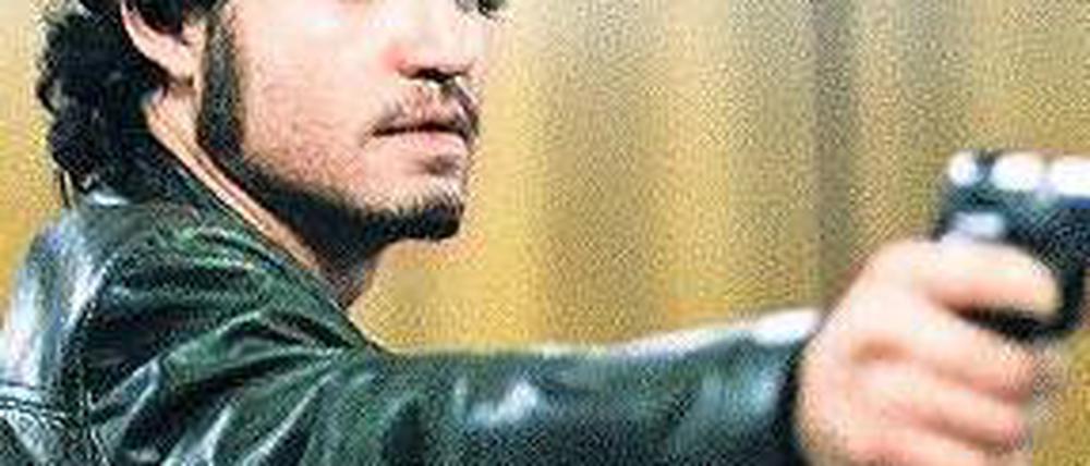Einer wie Che? Carlos (Edgar Ramirez) schießt sich durch die Welt. Foto: Arte