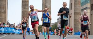 Geschafft! Nach dem Leiden setzt im Ziel das Glücksgefühl ein.
