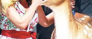 Dem Damwild allein klag ich meine Pein. Anna Samuil als Marenka Foto: Fieguth