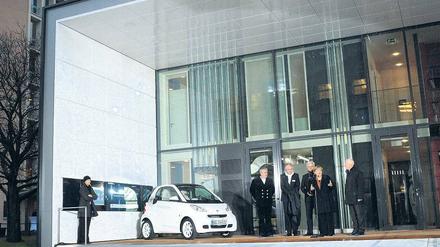 Prominenter Bauträger. Die Regierung will mit dem „bewohnbaren Prototyp“ innovatives Bauen und Elektromobilität verknüpfen.