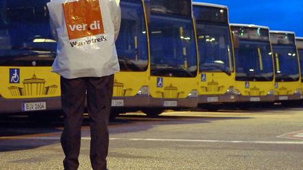 Am Sonnabend droht Berlin das Verkehrschaos, denn Verdi hat zum Warnstreik bei der BVG aufgerufen.