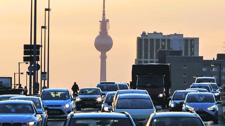 Autofreie Sonntag würden zur Einsparung fossiler Energie beitragen, sagen die Grünen. 