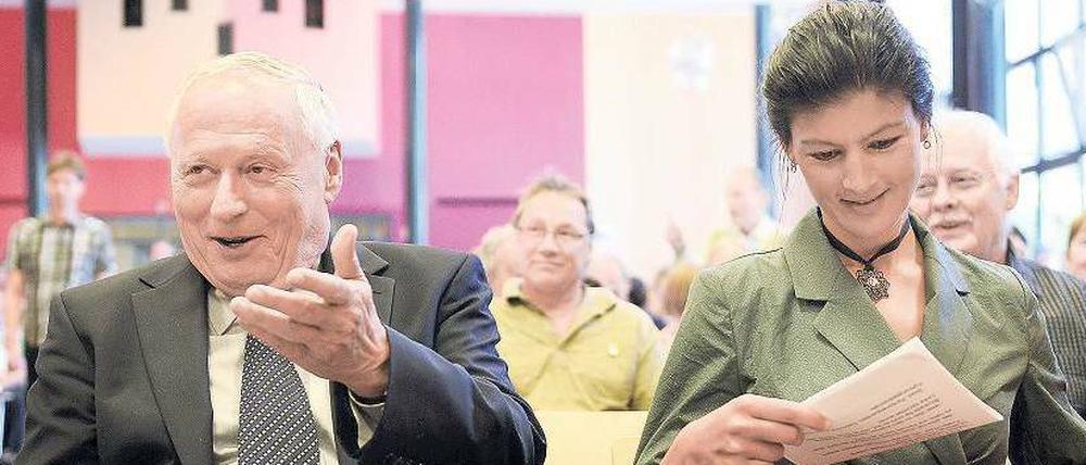 Oskar Lafontaine und seine Lebensgefährtin Sahra Wagenknecht bei einem Strategiekongress der Linken im Mai 2012 in Berlin