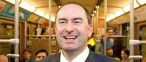 Hubert Aiwanger steht an der Spitze der Freien Wähler in Bayern. Nun hat er sich vorgenommen, aus der kommunalen Wählervereinigung eine bundesweit wirksame Partei zu machen. Das gefällt nicht allen. 