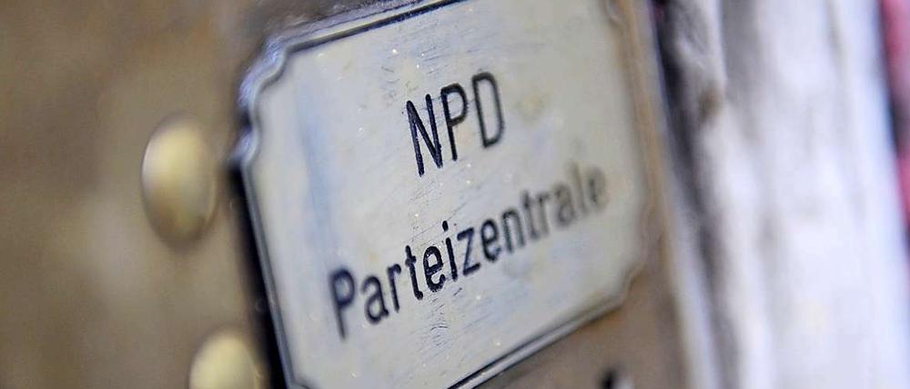 Razzia bei der NPD: die Polizei fand dort rechtsextremistische Musik-CD's.