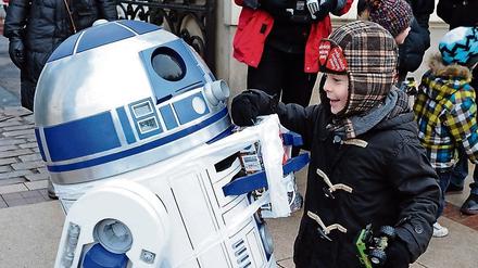 Wichtigste Nebenrolle: R2-D2 ist aus den Star-Wars-Filmen nicht wegzudenken. Und bei allen Promotion-Terminen ist er dabei.