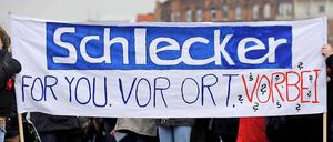 Protestierende Schlecker-Mitarbeiterinnen. Gibt es für sie doch noch die Rettung?