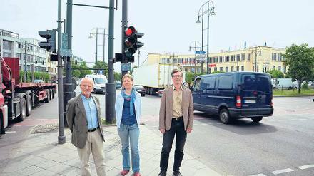 Landschaftsarchitekt Stephan Buddatsch (rechts) und Stadtplaner Axel Busch und Landschaftsarchitektin Natalija Ravel haben den Entwurf für den Kurt-Schumacher-Platz gestaltet.