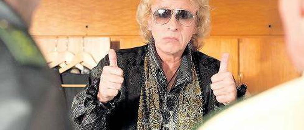 Ich bin ein cooler Typ, ich bleib ein cooler Typ. Thomas Gottschalk wird das frühe Ende von „Gottschalk Live“ überleben und überwinden. Was aber genau kommen wird, das wissen weder er noch die ARD. Foto: ARD