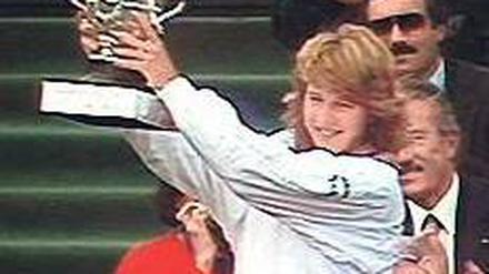 17 Jahre alt ist Steffi Graf, als sie 1987 die French Open gewinnt. Foto: SWR