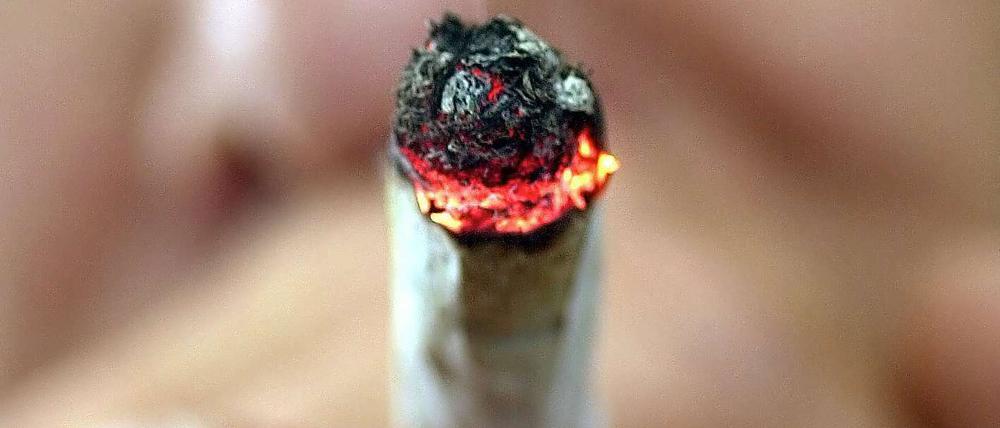 In Berlin bleibt der Besitz von bis zu 15 Gramm Cannabis in der Regel straffrei. In anderen Bundesländern sind die Regeln strenger.