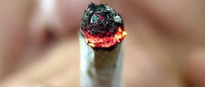 In Berlin bleibt der Besitz von bis zu 15 Gramm Cannabis in der Regel straffrei. In anderen Bundesländern sind die Regeln strenger.