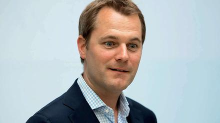 Daniel Bahr hat der Versicherungsbranche ein neues Großgeschäft beschert. Doch bessere Pflege bekommen die Versicherten durch den "Pflege-Bahr" nicht.