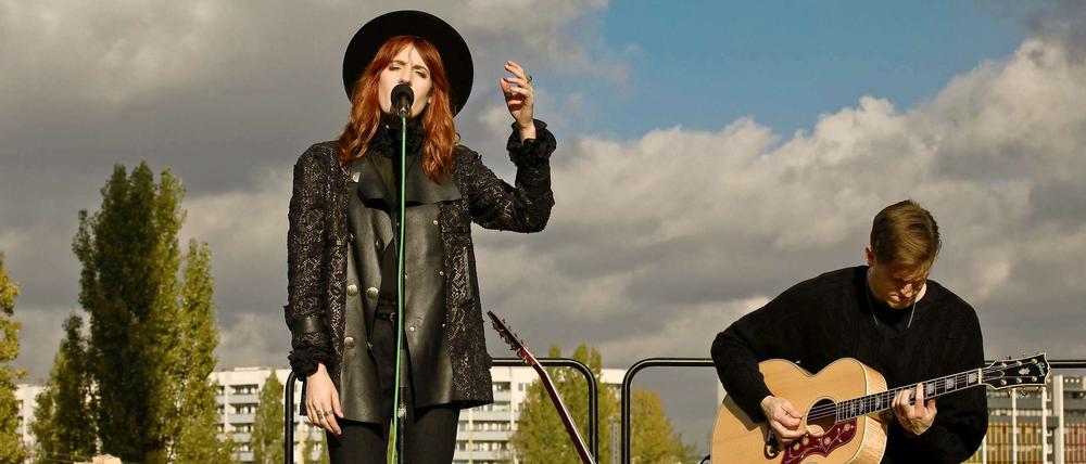 "Auf den Dächern" heißt eine Sendung, die Tape.tv selbst produziert. Sie präsentiert Musiker wie Florence + the Mashine vor der Skyline Berlins. Der Online-Musiksender hat monatlich rund 3,5 Millionen Nutzer. 