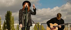 "Auf den Dächern" heißt eine Sendung, die Tape.tv selbst produziert. Sie präsentiert Musiker wie Florence + the Mashine vor der Skyline Berlins. Der Online-Musiksender hat monatlich rund 3,5 Millionen Nutzer. 
