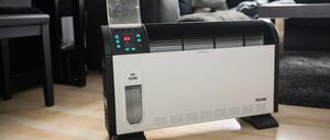 Mobile Elektroheizer scheinen sinnvoll: Sie bringen rasch Wärme in kühle Räume. Doch sie verbrauchen auch viel Strom.