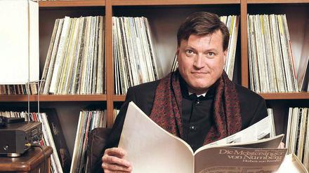 Im Plattenbau. Christian Thielemann, umgeben von Musik. 