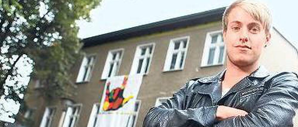Christoph Weingart ist Sprecher der Initiative "ABC Rocks erhalten". Hier steht er vor dem ABC-Rocks, wo er seine halbe Jugend verbracht hat.