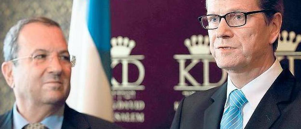 Besorgte Gesichter. Nach seinem Gespräch mit dem israelischen Verteidigungsminister Ehud Barak (links) in Jerusalem sagte Außenminister Guido Westerwelle, die Spannungen zwischen Israel und dem Iran seien „ernst, sehr ernst“. 