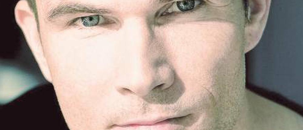 Thomas Borchert (46), geboren in Essen, spielt momentan in Berlin den Grafen von Krolock im Musical „Tanz der Vampire“. Sehen konnte man ihn auch in „Les Misérables“, „Phantom der Oper“ oder „Mozart“.