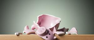 Die letzte Reserve: Wer arbeitslos wird oder in Kurzarbeit steckt, kann schnell Probleme bekommen, seine laufenden Verpflichtungen zu bedienen. Foto: Getty Images/I-Stockphoto.